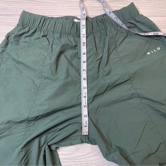 Wilo The Label Anthropologie Green Nylon Parachute Cargo Pants Women’s size M - Picture 10 of 13